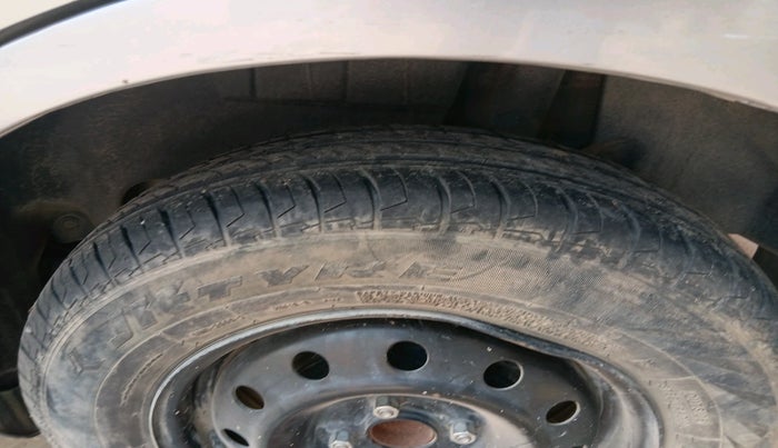 2020 Maruti Dzire VXI, Petrol, Manual, 21,295 km, tyre