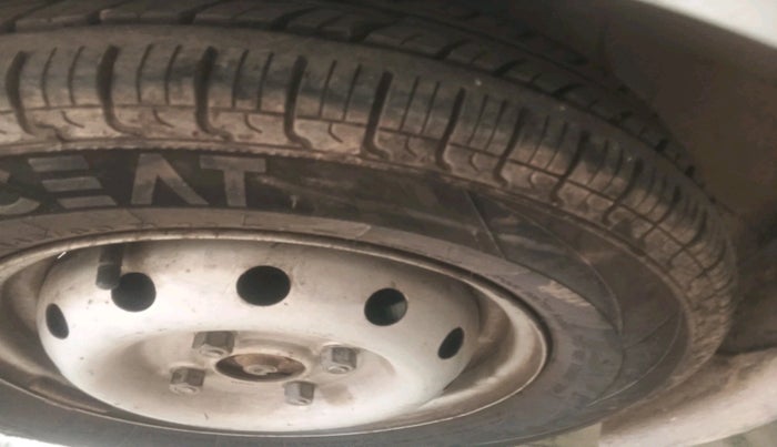 2012 Maruti Alto LXI, Petrol, Manual, 37,728 km, tyre