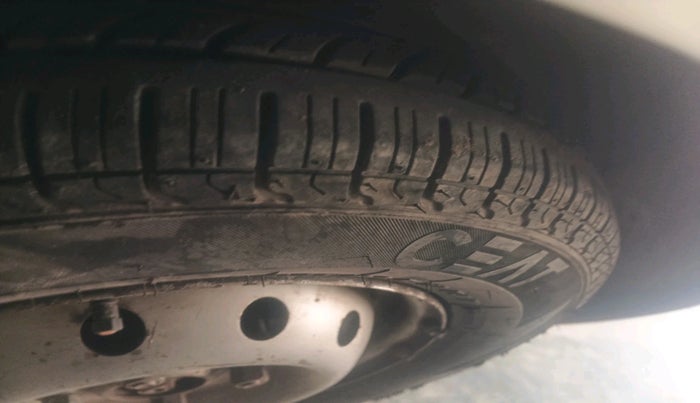 2012 Maruti Alto LXI, Petrol, Manual, 37,728 km, tyre