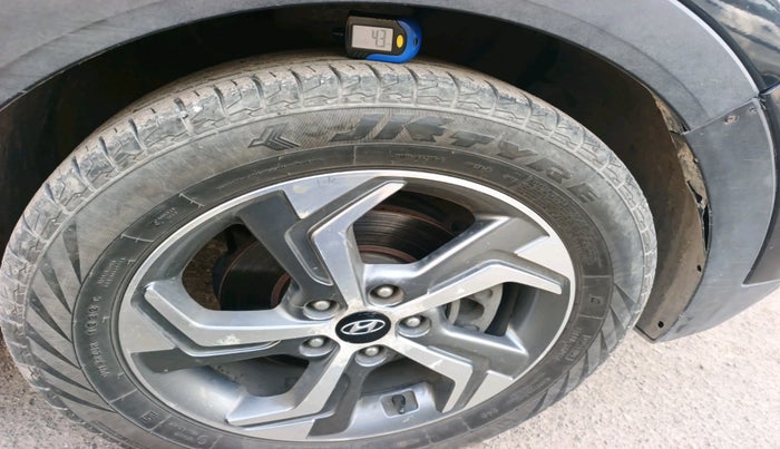 2018 Hyundai Creta SX AT 1.6 PETROL, Petrol, Automatic, 1,04,811 km, tyre