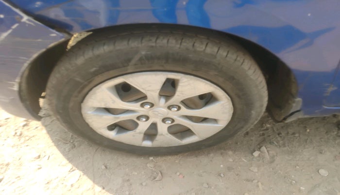 2015 Hyundai Xcent S 1.1 CRDI, Diesel, Manual, 1,40,566 km, tyre