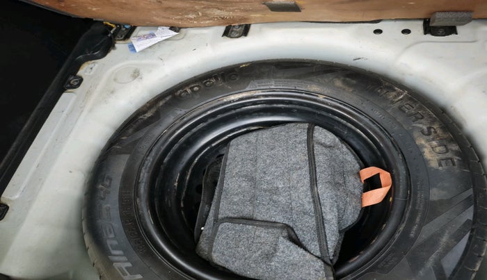 2019 Hyundai VENUE SX PLUS 1.0 TURBO DCT, Petrol, Automatic, 49,821 km, tyre