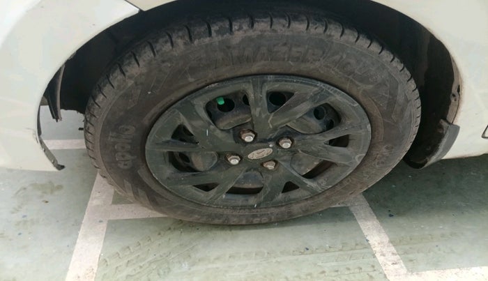 2018 Hyundai Grand i10 MAGNA 1.2 KAPPA VTVT CNG, Petrol, Manual, 1,05,099 km, tyre