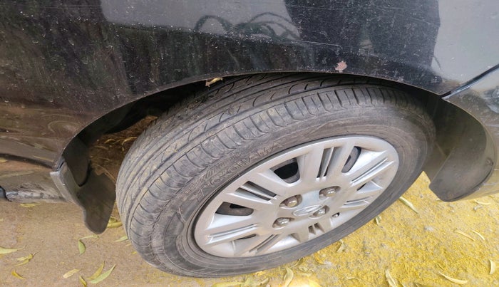 2011 Hyundai Santro Xing GLS, Petrol, Manual, 1,06,293 km, tyre