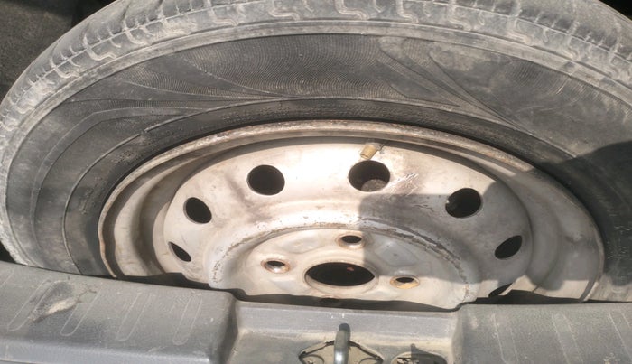 2014 Maruti Wagon R 1.0 LXI, Petrol, Manual, 1,14,118 km, tyre