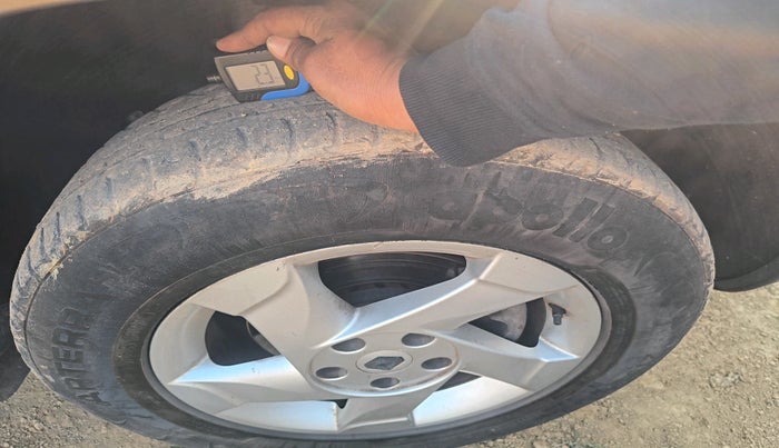 2015 Renault Duster 85 PS RXL DIESEL (OPT), Diesel, Manual, 45,985 km, tyre