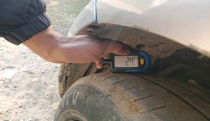 2013 Maruti Swift VDI, Diesel, Manual, 1,04,074 km, tyre