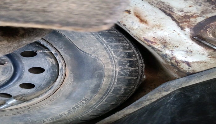 2013 Maruti Swift VDI, Diesel, Manual, 1,04,074 km, tyre