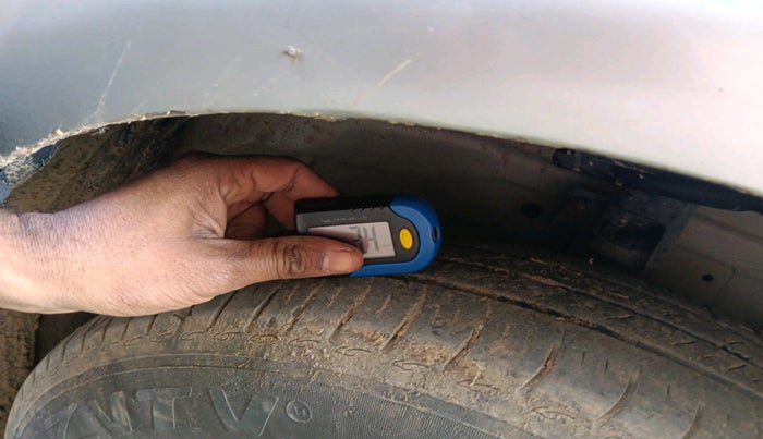 2013 Maruti Swift VDI, Diesel, Manual, 1,04,074 km, tyre