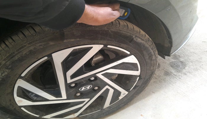 2024 Hyundai NEW I20 ASTA 1.2 MT, Petrol, Manual, 8,216 km, tyre