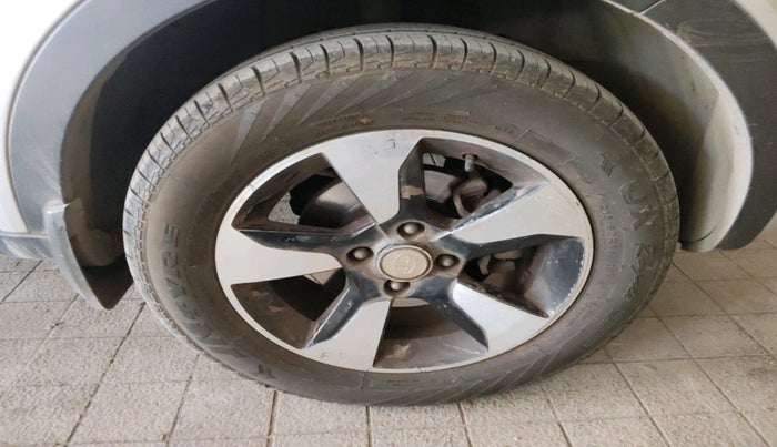 2018 Tata NEXON XZA PLUS PETROL, Petrol, Automatic, 1,17,750 km, tyre