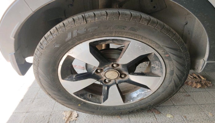 2018 Tata NEXON XZA PLUS PETROL, Petrol, Automatic, 1,17,750 km, tyre