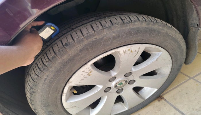 2012 Skoda Superb ELEGANCE 1.8 TSI AT, Petrol, Automatic, 54,157 km, tyre