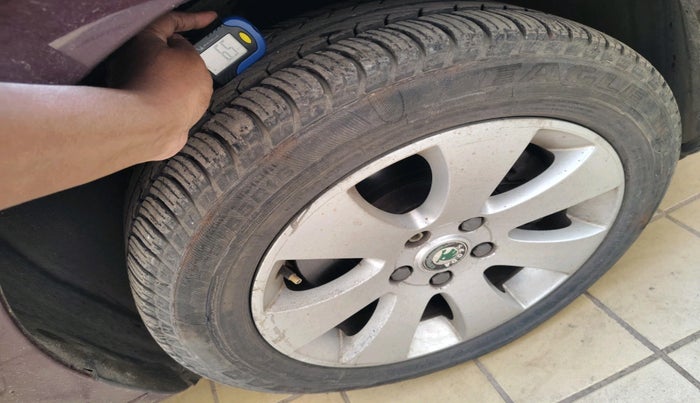 2012 Skoda Superb ELEGANCE 1.8 TSI AT, Petrol, Automatic, 54,157 km, tyre