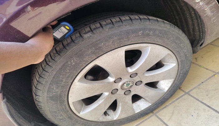 2012 Skoda Superb ELEGANCE 1.8 TSI AT, Petrol, Automatic, 54,157 km, tyre