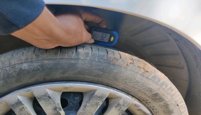 2016 Maruti Wagon R 1.0 VXI, Petrol, Manual, 97,543 km, tyre