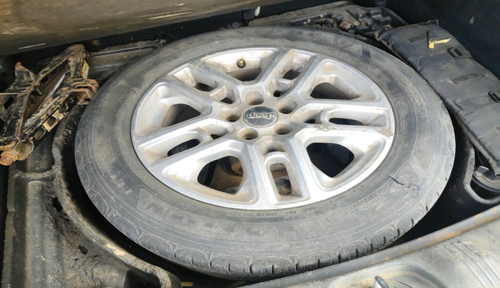 2018 Jeep Compass LIMITED 2.0 DIESEL, Diesel, Manual, 2,00,912 km, tyre