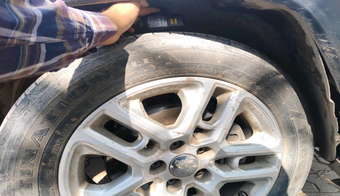 2018 Jeep Compass LIMITED 2.0 DIESEL, Diesel, Manual, 2,00,912 km, tyre