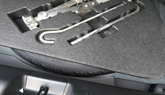 2019 Honda Civic 1.8L I-VTEC V CVT, Petrol, Automatic, 26,631 km, tyre