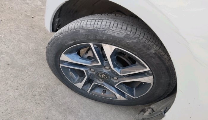 2017 Tata TIGOR XZ (O) PETROL, Petrol, Manual, 37,812 km, tyre