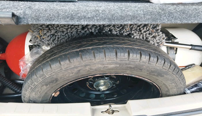 2019 Maruti Celerio VXI CNG, Petrol, Manual, 76,143 km, tyre