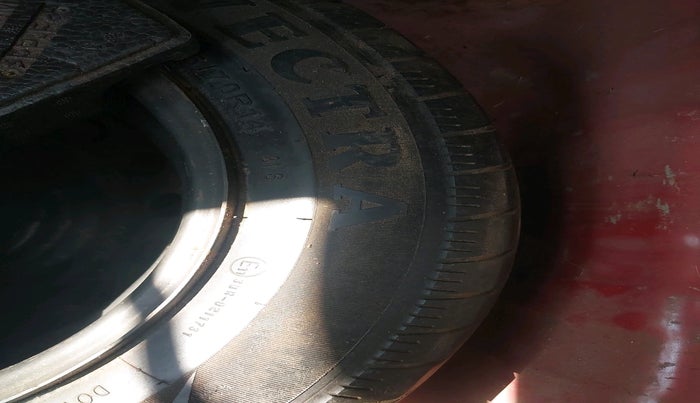 2014 Maruti Celerio VXI AMT, Petrol, Automatic, 99,043 km, tyre