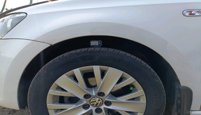 2015 Volkswagen Vento HIGHLINE DIESEL 1.5, Diesel, Manual, 1,32,193 km, tyre