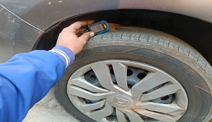 2016 Honda City 1.5L I-VTEC SV, Petrol, Manual, 1,46,807 km, tyre