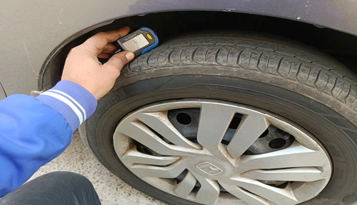 2016 Honda City 1.5L I-VTEC SV, Petrol, Manual, 1,46,807 km, tyre