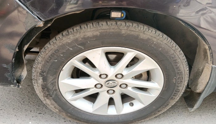 2017 Toyota Innova Crysta 2.4 GX 7 STR, Diesel, Manual, 1,60,348 km, tyre