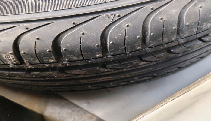 2017 Volkswagen Vento HIGHLINE PLUS 1.5 AT 16 ALLOY, Diesel, Automatic, 86,257 km, tyre