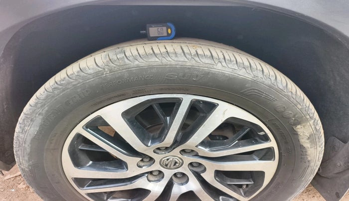 2023 MG GLOSTER SAVVY 7 STR 2.0 TWIN TURBO 4WD, Diesel, Automatic, 1,51,259 km, tyre