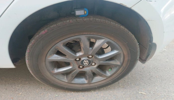 2020 Hyundai Elite i20 SPORTZ PLUS 1.2, Petrol, Manual, 90,573 km, tyre