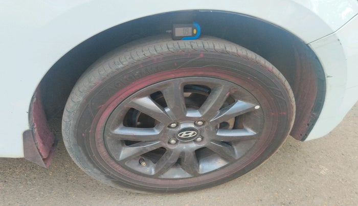 2020 Hyundai Elite i20 SPORTZ PLUS 1.2, Petrol, Manual, 90,573 km, tyre