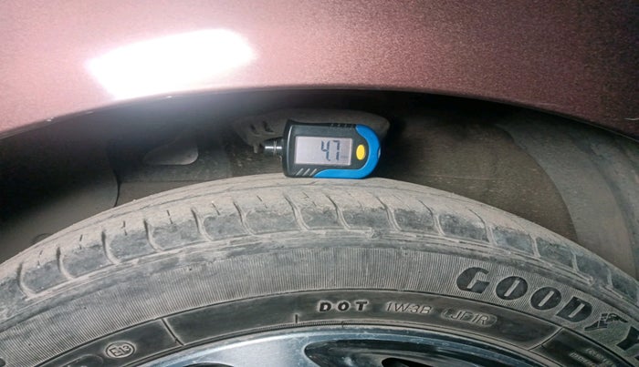 2020 Hyundai AURA SX PLUS 1.2 AMT, Petrol, Automatic, 33,177 km, tyre