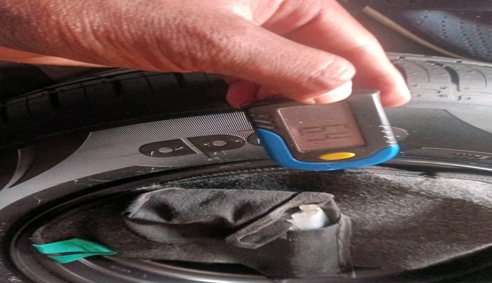 2020 Hyundai AURA SX PLUS 1.2 AMT, Petrol, Automatic, 33,177 km, tyre