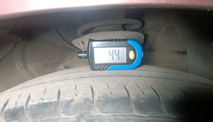 2020 Hyundai AURA SX PLUS 1.2 AMT, Petrol, Automatic, 33,177 km, tyre