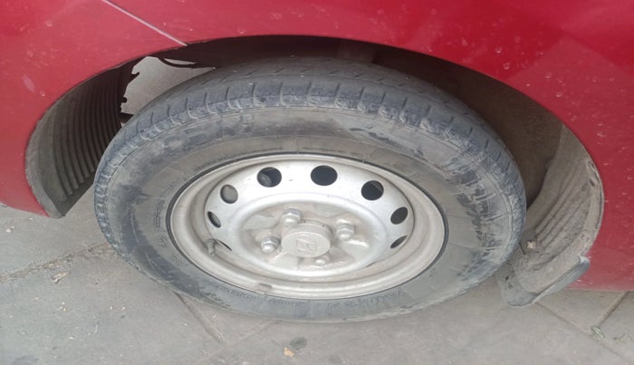 2014 Hyundai Eon D-LITE+, Petrol, Manual, 38,636 km, tyre