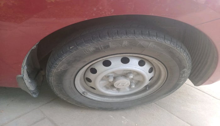 2014 Hyundai Eon D-LITE+, Petrol, Manual, 38,636 km, tyre