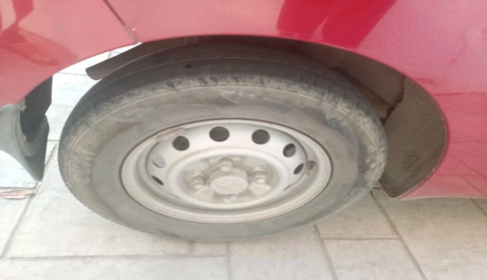 2014 Hyundai Eon D-LITE+, Petrol, Manual, 38,636 km, tyre