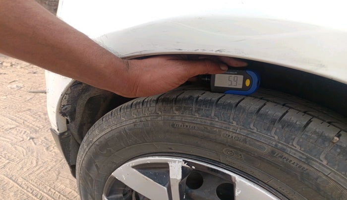 2017 Maruti Swift VXI O, Petrol, Manual, 1,25,099 km, tyre