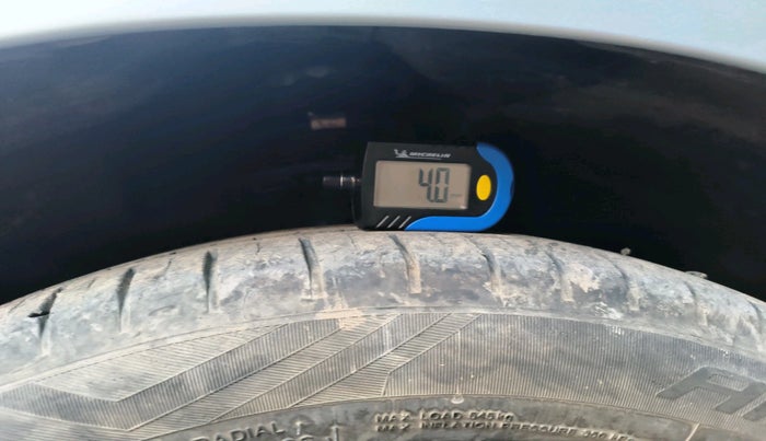 2022 Toyota Glanza V, Petrol, Manual, 55,305 km, tyre