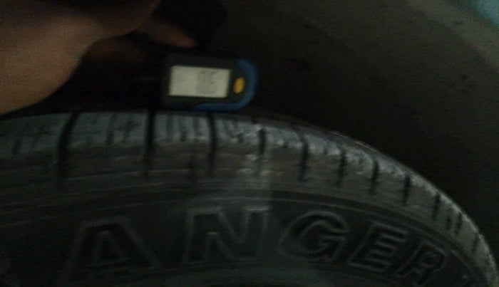 2017 Mahindra XUV500 W10 1.99, Diesel, Manual, 83,456 km, tyre