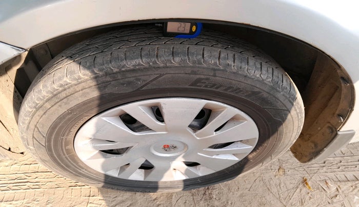 2011 Maruti Swift Dzire VDI, Diesel, Manual, 1,55,508 km, tyre