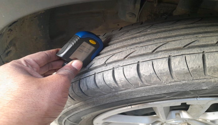 2021 Renault TRIBER RXT, Petrol, Manual, 1,18,545 km, tyre