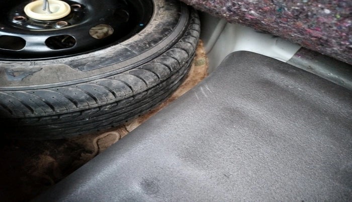 2012 Ford Figo TITANIUM 1.2 PETROL, Petrol, Manual, 87,278 km, tyre