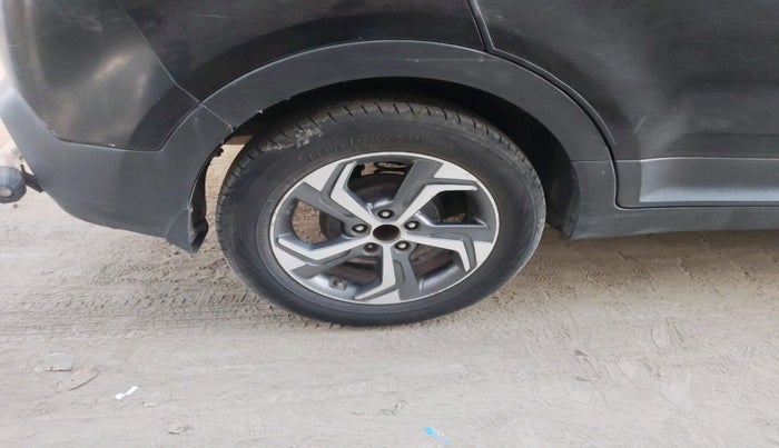 2018 Hyundai Creta SX (O) 1.6 DIESEL, Diesel, Manual, 1,88,840 km, tyre