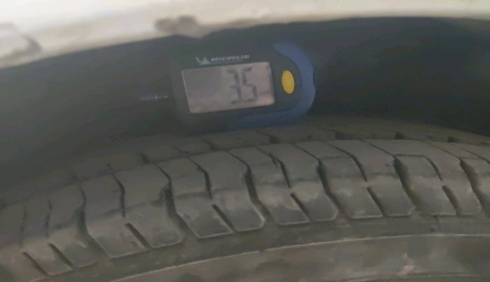 2011 Hyundai i10 MAGNA 1.2, Petrol, Manual, 83,688 km, tyre