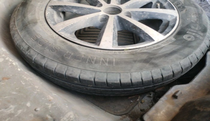 2022 Maruti Dzire VXI, Petrol, Manual, 99,453 km, tyre