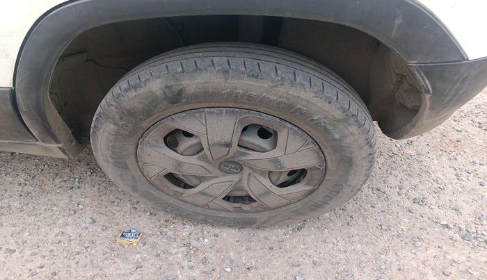 2023 Tata PUNCH ADVENTURE MT, Petrol, Manual, 58,492 km, tyre